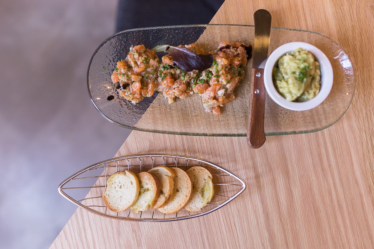 Tartar de salmón con guacamole